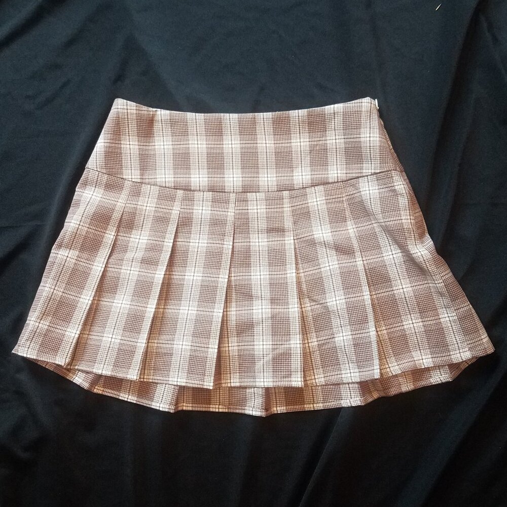 BP. ~ Plaid pleated mini Skirt Size small~ Cream/Brown/Tan